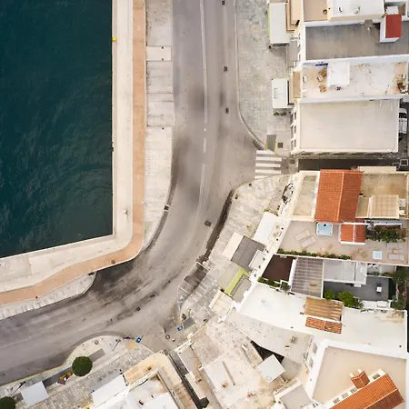 Kallino Island Hotel *